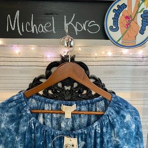 Michel Kors~ True Navy/White~Peasant Top